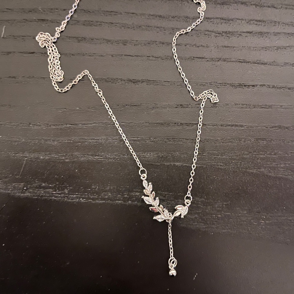Elegant Silver Leaf Necklace